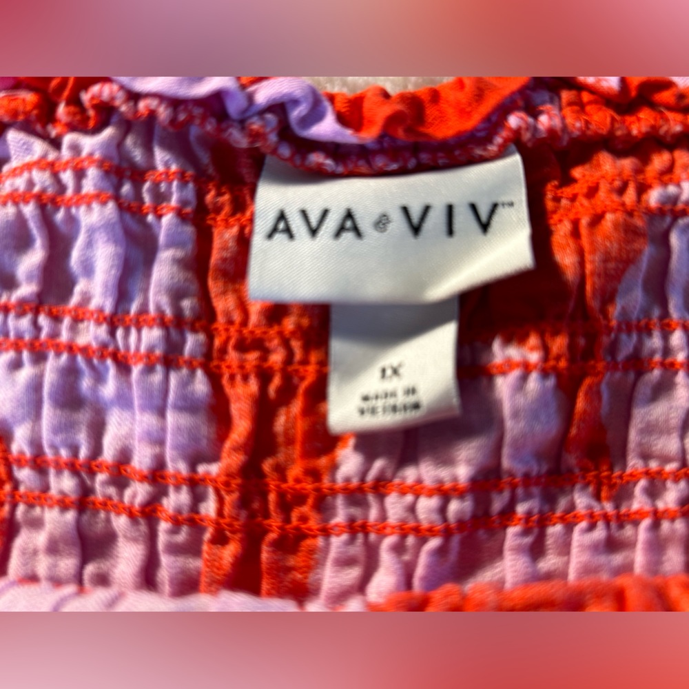Ava and Viv top